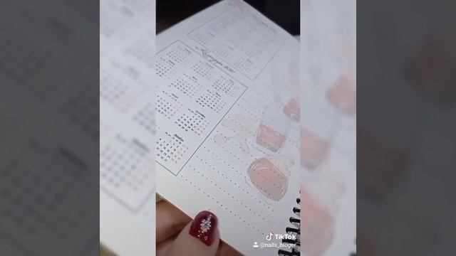 Мастер маникюра / профессиональный подход / профи / блокноты / карта клиента / красота смотреть онлайн