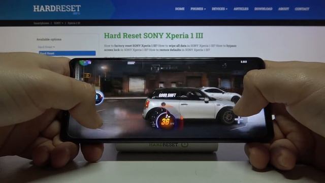 Как играется игра Car racing 2 нателефоне SONY Xperia 1 III. Смотри видео до конца смотреть онлайн
