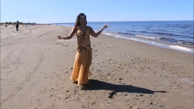 Автор-исполнитель Ирина Анненко ,,Королева." Стихи-Ирина Анненко,Музыка-Роман Пименов смотреть онлайн