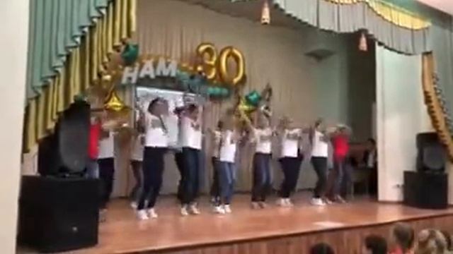 ТАНЕЦ "ДО ЧЕГО ДОШЁЛ ПРОГРЕСС..." смотреть онлайн