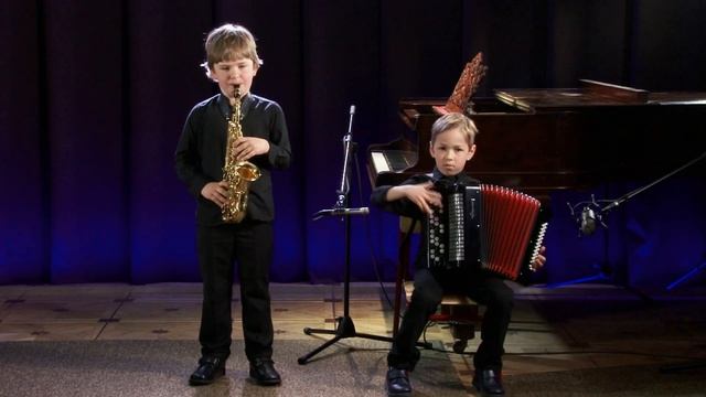 Дуэт "Прелесть" Еремеев Иван (саксофон), 6 лет. Загоскин Михаил (баян) - 8 лет смотреть онлайн