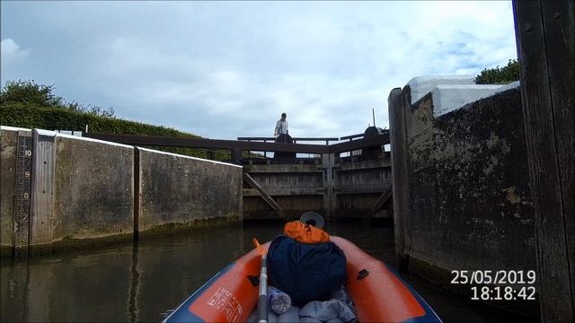Kayaking Tadpole Bridge to Oxford r. Thames - Cплав по р. Темза 40 км до Оксфорда 0 смотреть онлайн