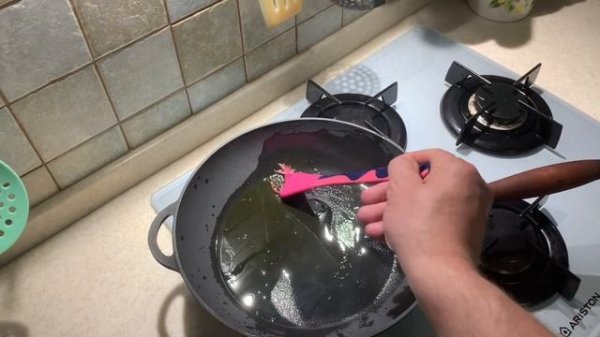 чугунная сковорода прокаливание, жаровня для казана https://www.gotovimnaogne.ru/