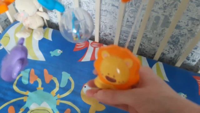 Музыкальный мобиль Winfun Веселые друзья смотреть онлайн