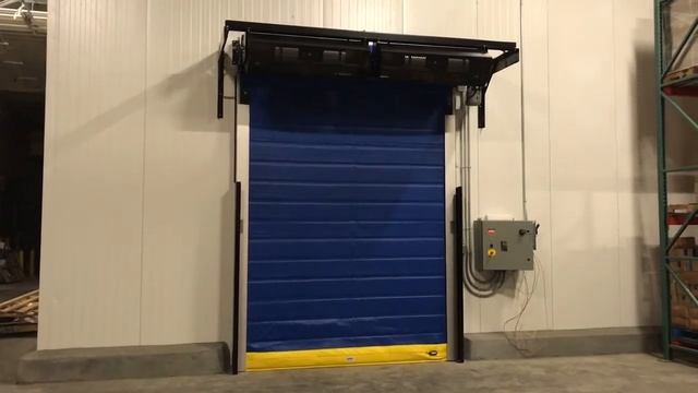 ALBANY RR300 Freeze door with Blowers смотреть онлайн