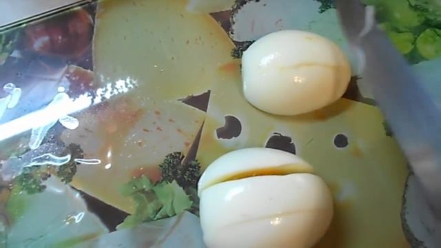 САЛАТ С АНАНАСАМИ И КРАБОВЫМИ ПАЛОЧКАМИ