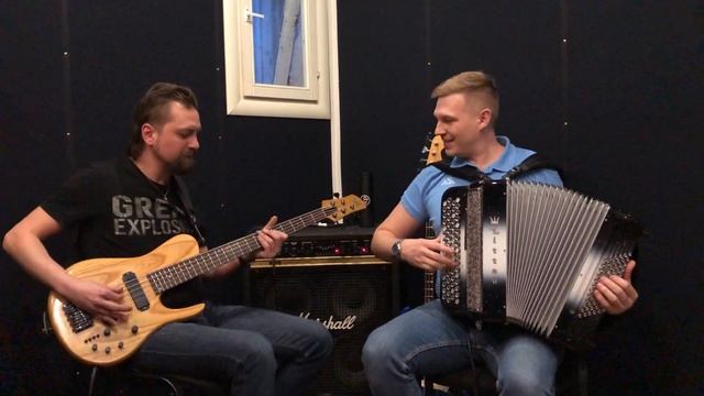 Señorita (shawn mendes, camila cabello) & Бродяга (Эльбрус Джанмирзоев) accordion & bass guitar смотреть онлайн