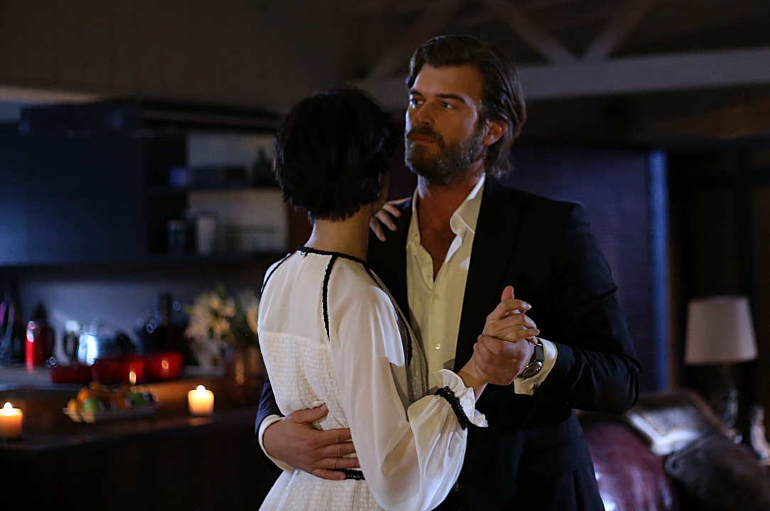 Я так тебя ждала. (Кадры из турецкого сериала 