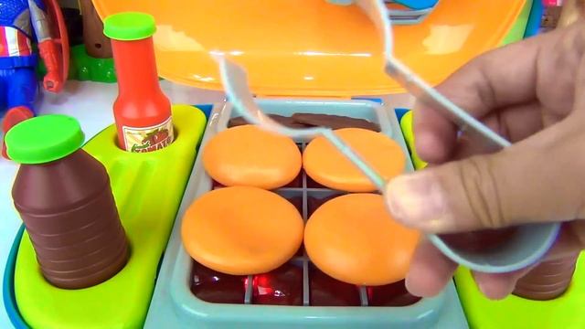 Grilling with Superheroes Using Barbecue BBQ Playset ???? смотреть онлайн
