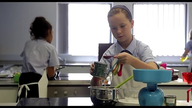 Welcome to GEMS FirstPoint School - Dubai смотреть онлайн