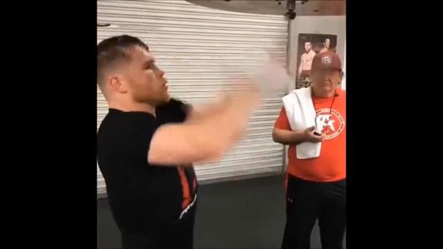 CANELO ALVAREZ TRAINING SHOWS SPEED AND POWER смотреть онлайн