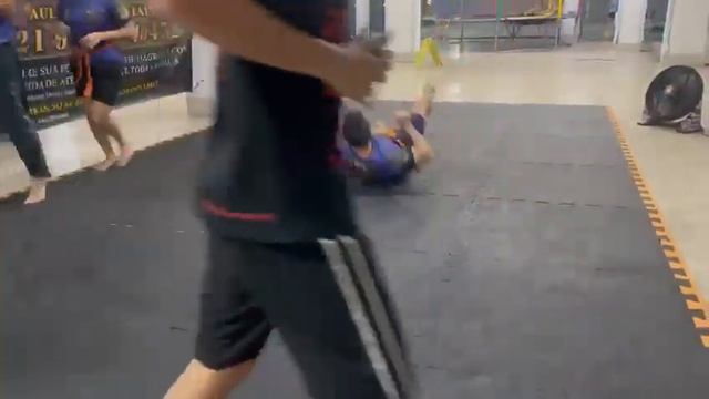 Movimentos Extraordinários Extra Krav Maga смотреть онлайн