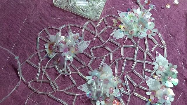 Мастер-класс. Как вышивать объемные #букеты пайетками. Расшиваем #маску. How to embroider bouquets смотреть онлайн