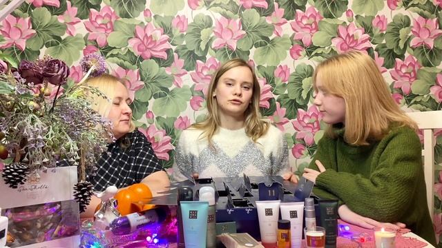 8. ВЛОГ: Я С НЕОЖИДАННЫМ ВИЗИТОМ В БЕЛАРУСИ - РЕАКЦИЯ МОЕЙ СЕМЬИ + РАСПАКОВКА АДВЕНТА RITUALS смотреть онлайн