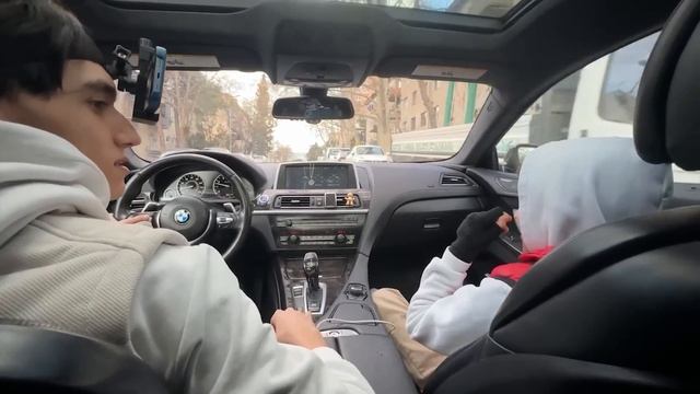 СДАЕМ НА ПРАВА С МЛАДШИМ БРАТОМ НА BMW M6 в РЕАЛЬНОЙ ЖИЗНИ! смотреть онлайн