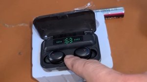 Беспроводные наушники F9 глючат