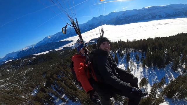 Paragliding Through the Swiss Alps | SWITZERLAND PART 1 | Geneva and Interlaken смотреть онлайн