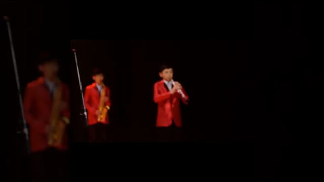маленькие дети играет на духовом инструменте billie jean смотреть онлайн