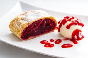 ШТРУДЕЛЬ С ВИШНЕЙ