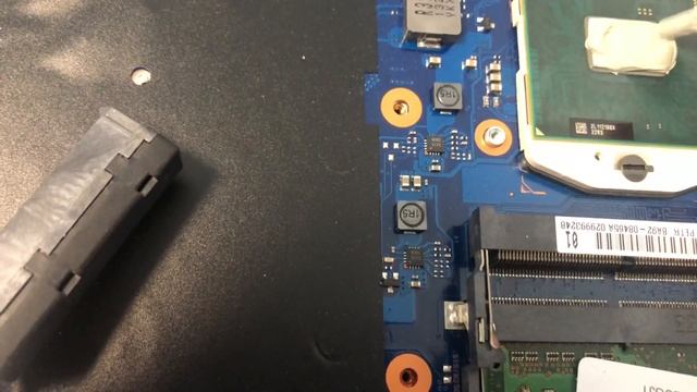 Замена термопасты и чистка ноутбука samsung np300v5a 02.07.2021 смотреть онлайн