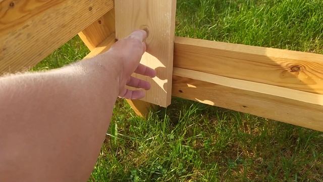 Как сделать спинку с наклоном у скамейки 