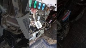 нива ваз 21214 вентилятор охлаждения двс не отключается.