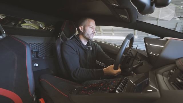 Lamborghini Aventador SVJ get kicked out at the airport (TOO LOUD) / The Supercar Diaries смотреть онлайн