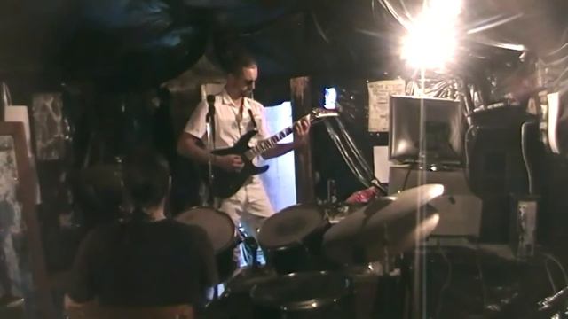 Большая колонка в гараже смотреть онлайн