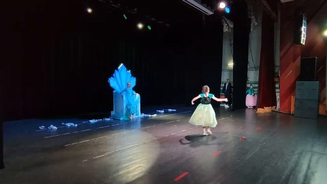 Танец "Холодное сердце" - школа танцев Tropicana Dance 2022 смотреть онлайн