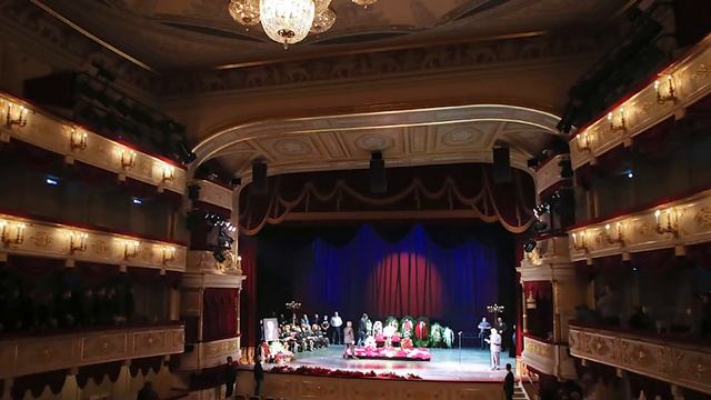 Он зарыдал! Просто у Гроба – Исполнитель роли Лени в “Ворониных” эмоционально простился с Клюевым смотреть онлайн