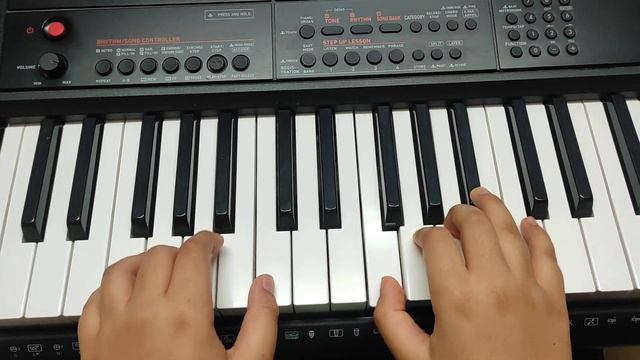 Toxic on Casio CT-X700 смотреть онлайн
