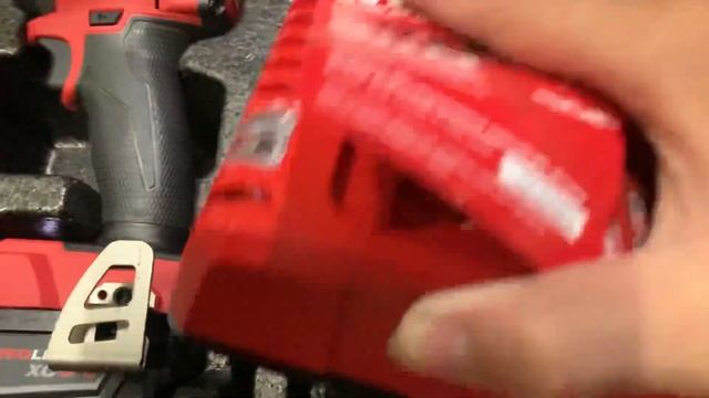Milwaukee 2997-22po , Khoan Milwaukee 2804, Vit Milwaukee 2853 2 Pin 1 Sac
