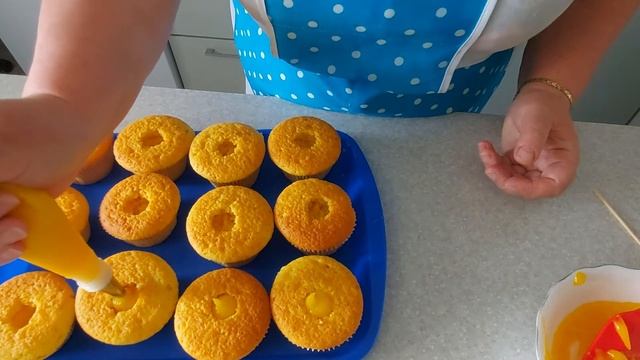Лимонные капкейки. С лимонной начинкой и кремом-чиз. смотреть онлайн