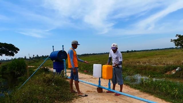 Free Energy Water pump Double Press Airs for rice field | Water Pump without Electricity 4K Video смотреть онлайн