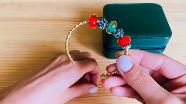 Trollbeads браслет Витой бэнгл с бусинами смотреть онлайн
