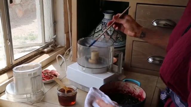 C-BOMBA Hibiscus Jam with Rosehips & Chiles смотреть онлайн