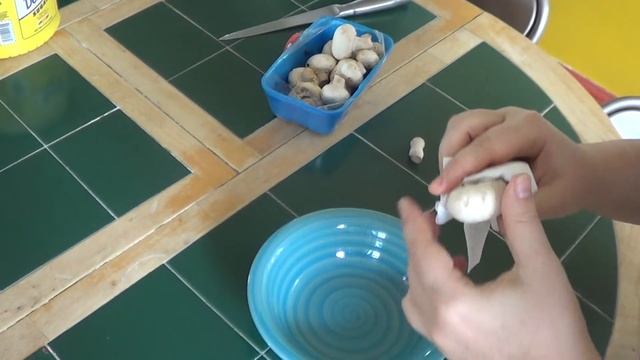 Как едят белые шампиньоны в США смотреть онлайн