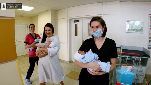 Из Перинатального центра Педиатрического университета выписали тройняшек смотреть онлайн