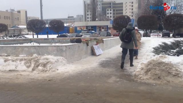 Куряне несут цветы в память о погибших при крушении самолёта ТУ-154 смотреть онлайн