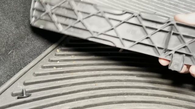 Mk5 VW Jetta Cabin Air Filter Replacement смотреть онлайн
