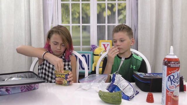 LUNCHBOX SWITCH UP CHALLENGE | We Are The Davises смотреть онлайн