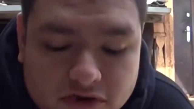 Сегодня я буду кушать колбасу и лапшу