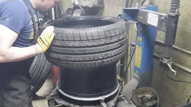 Поставил триангл triangle 275/30/20 на w220 и покрасил диски смотреть онлайн