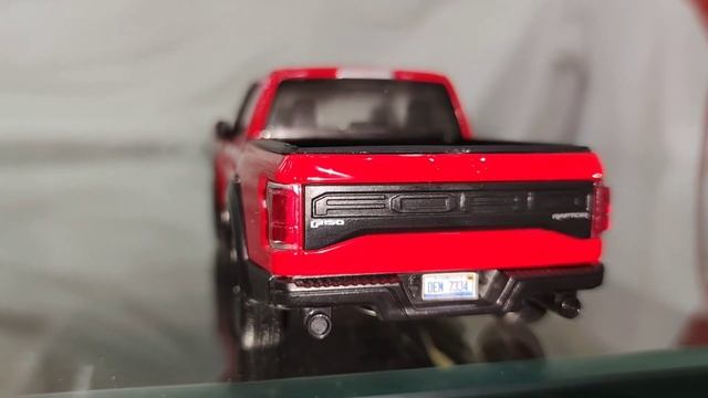 Unboxing of the Ford F150 Raptor scale model. смотреть онлайн