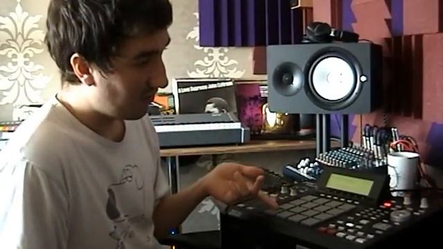Обзор AKAI MPC 2500 в сравнении с 2000 XL на Русском смотреть онлайн