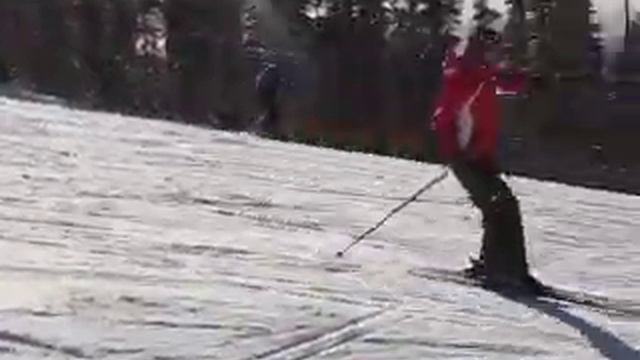 Camelia "skiing" at Keystone смотреть онлайн