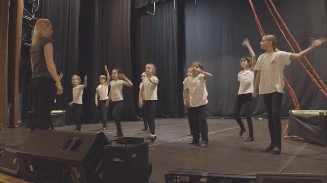 Театральное отделение МДТЭ смотреть онлайн