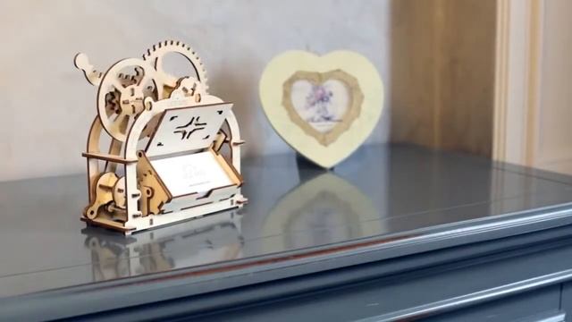 Механическая шкатулка 19*19*9 см (конструктор деревянный Ugears) смотреть онлайн
