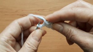 Классный объёмный узор спицами для детского комбинезона, шапочки, кофточки, свитера.