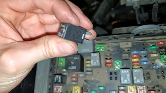 2008 GMC Sierra AC Relay & Fuse, Blower Motor Fuse смотреть онлайн